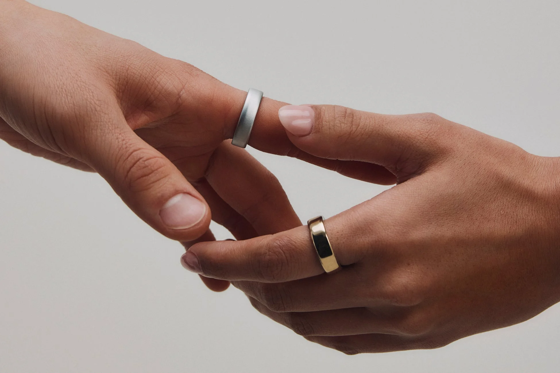【2026年最新】スマートリングどれにする?Oura Ring 5がガジェット初心者に超おすすめな理由とメリット・デメリットを徹底解説!