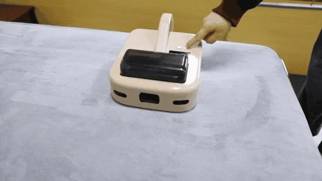 AI自動走行中のAIクリーナーロボ