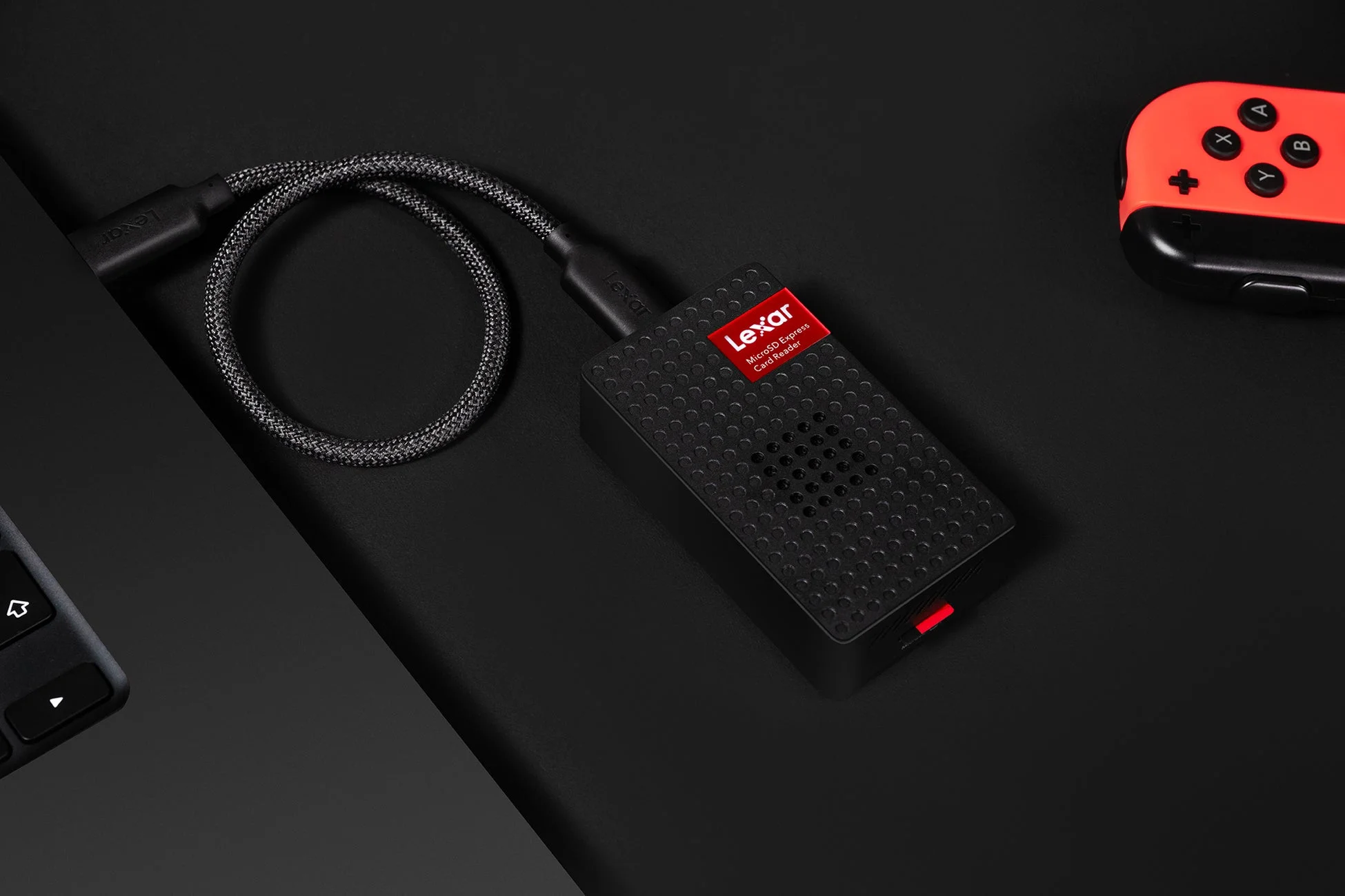 Lexar microSD ExpressカードリーダーとJoy-Con
