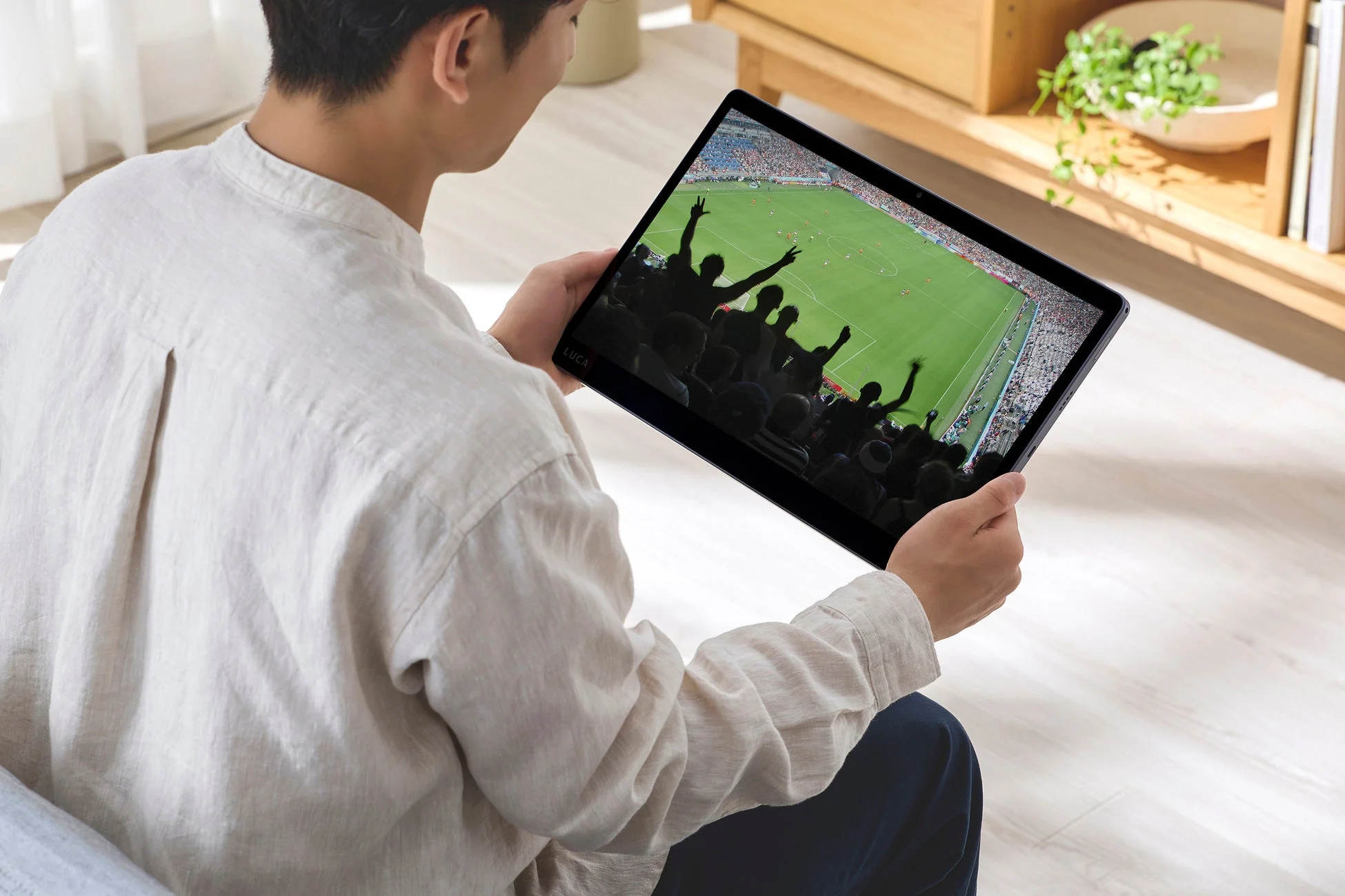 LUCA ワイヤレス充電対応タブレット 15.6inch