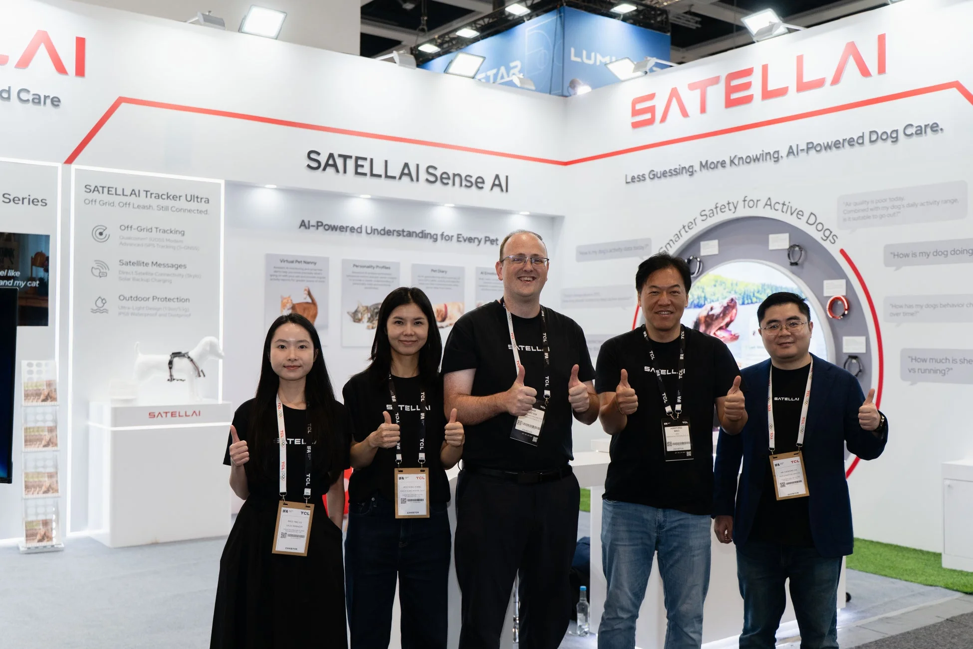 SATELLAIチームとIFA 2026ブースの様子